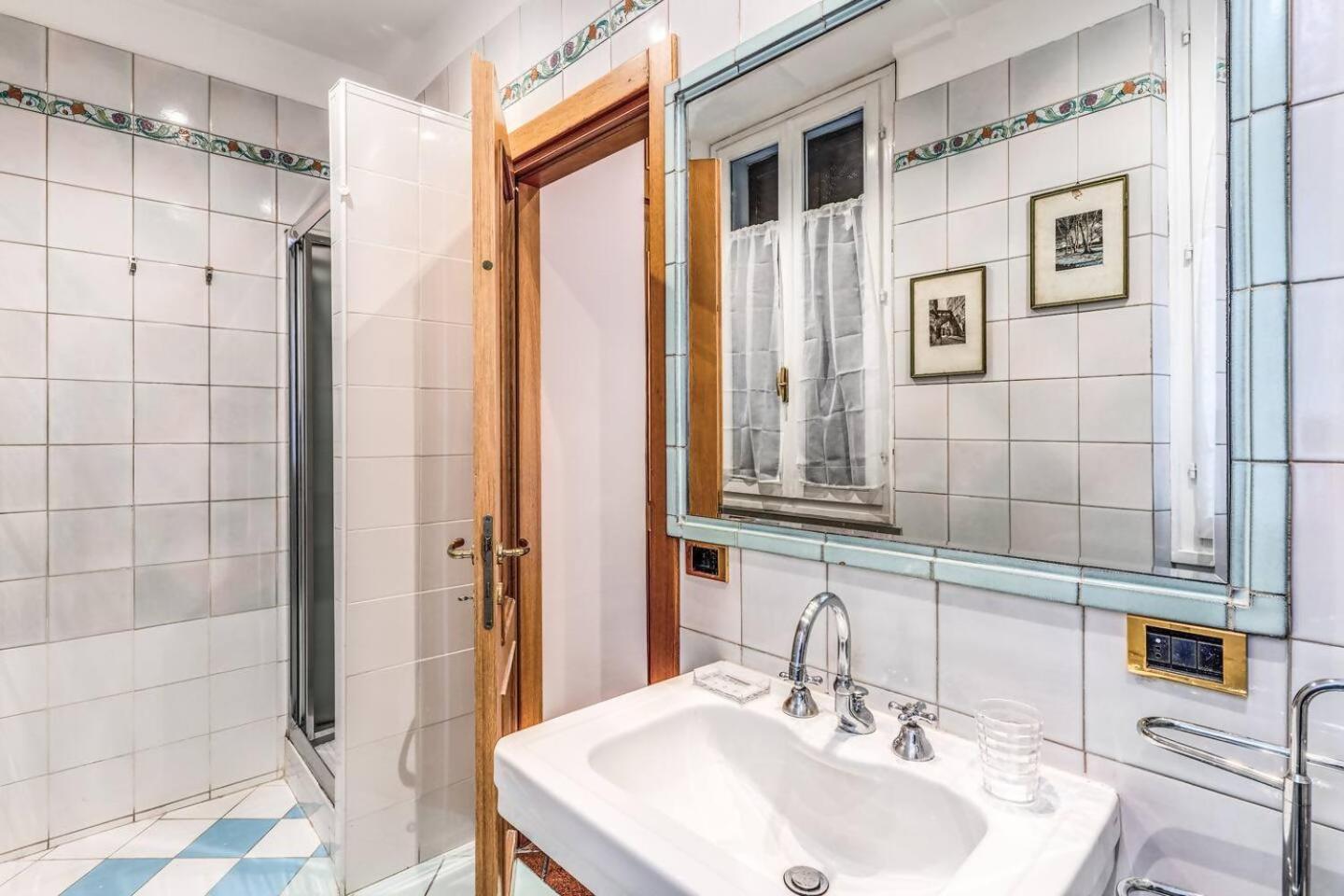 Апартаменты Cozy Flat In Trevi Fountain Рим Экстерьер фото